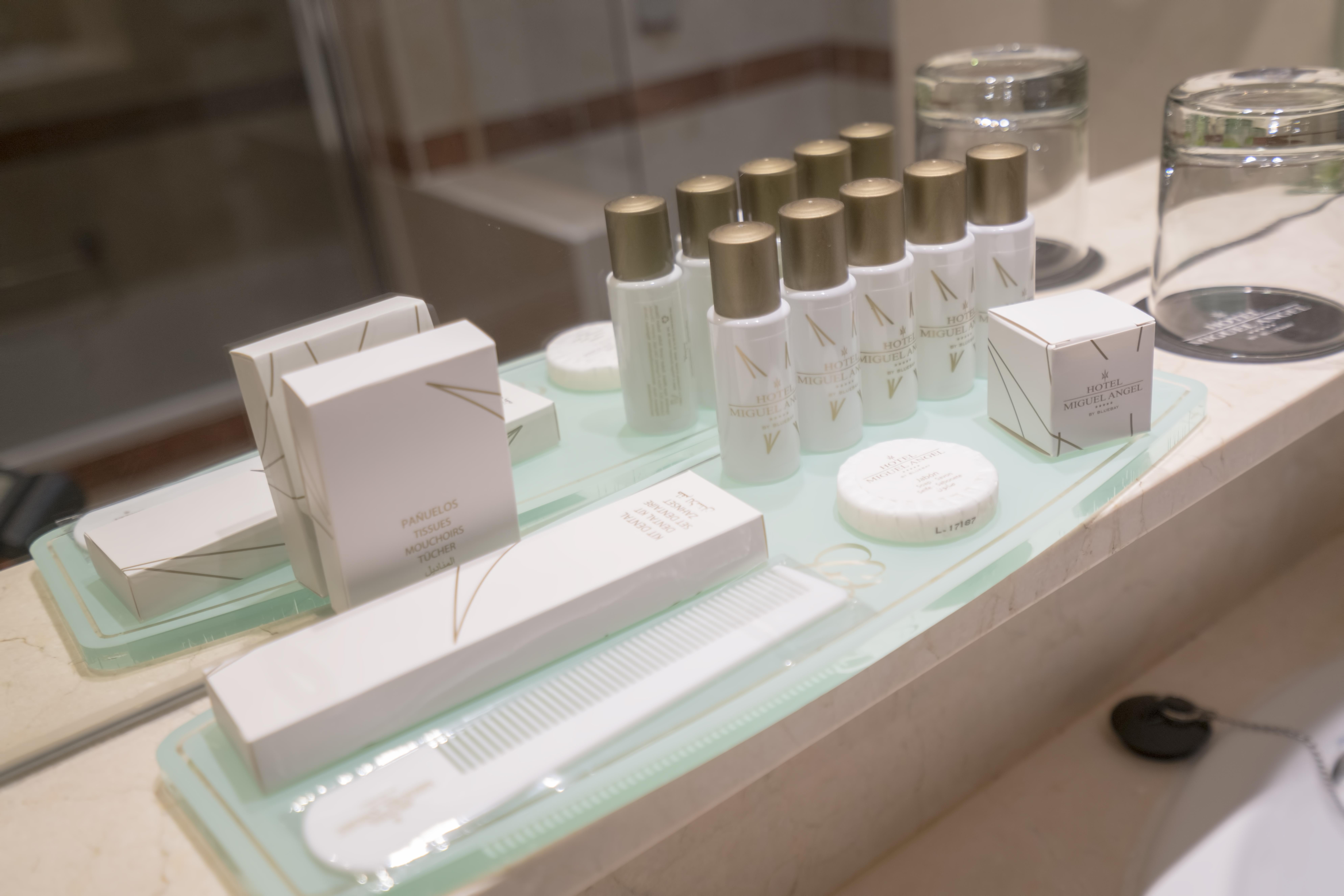 米格尔天使酒店 马德里 外观 照片 The White Company toiletries