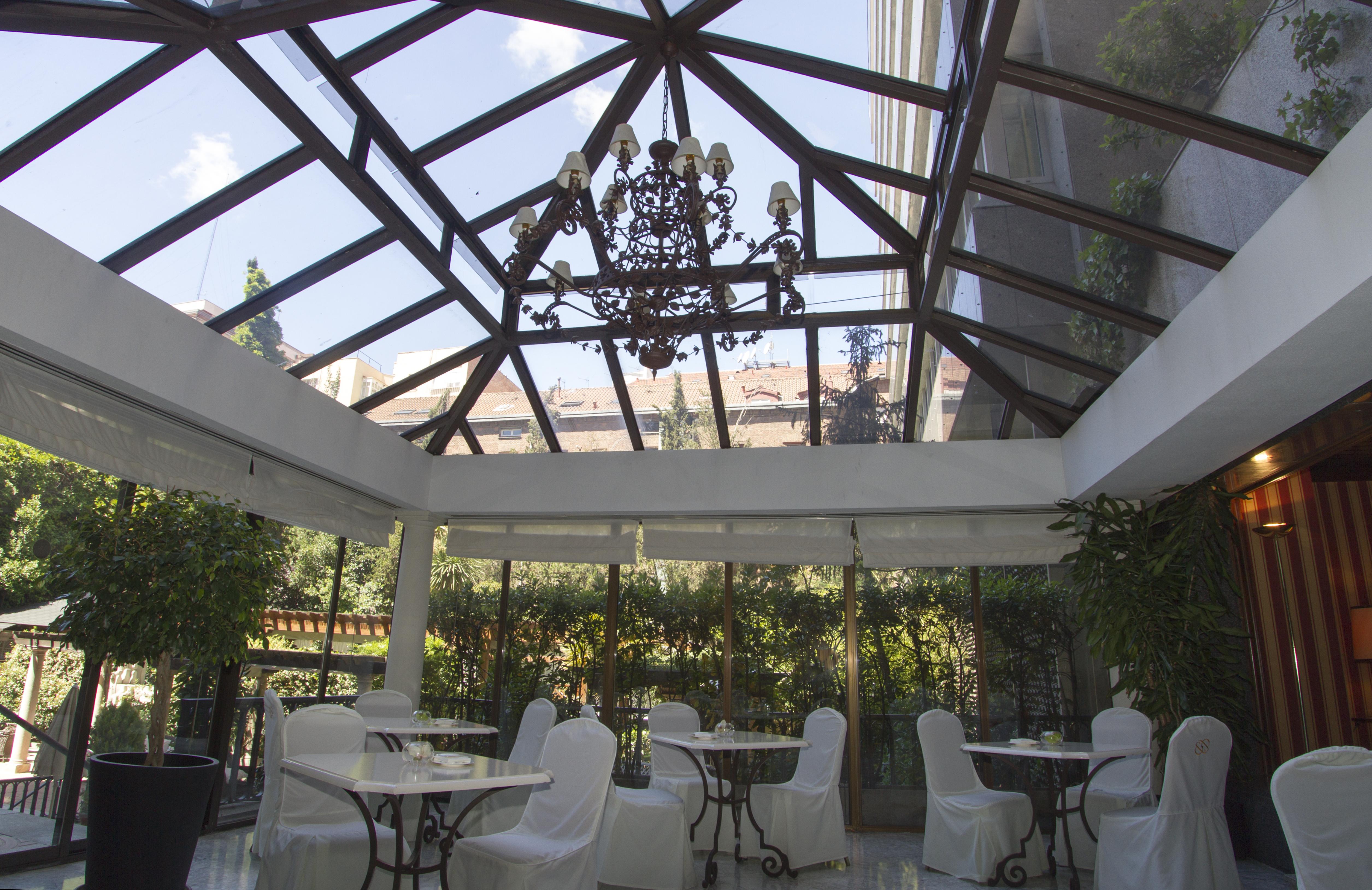 米格尔天使酒店 马德里 外观 照片 The interior of the hotel