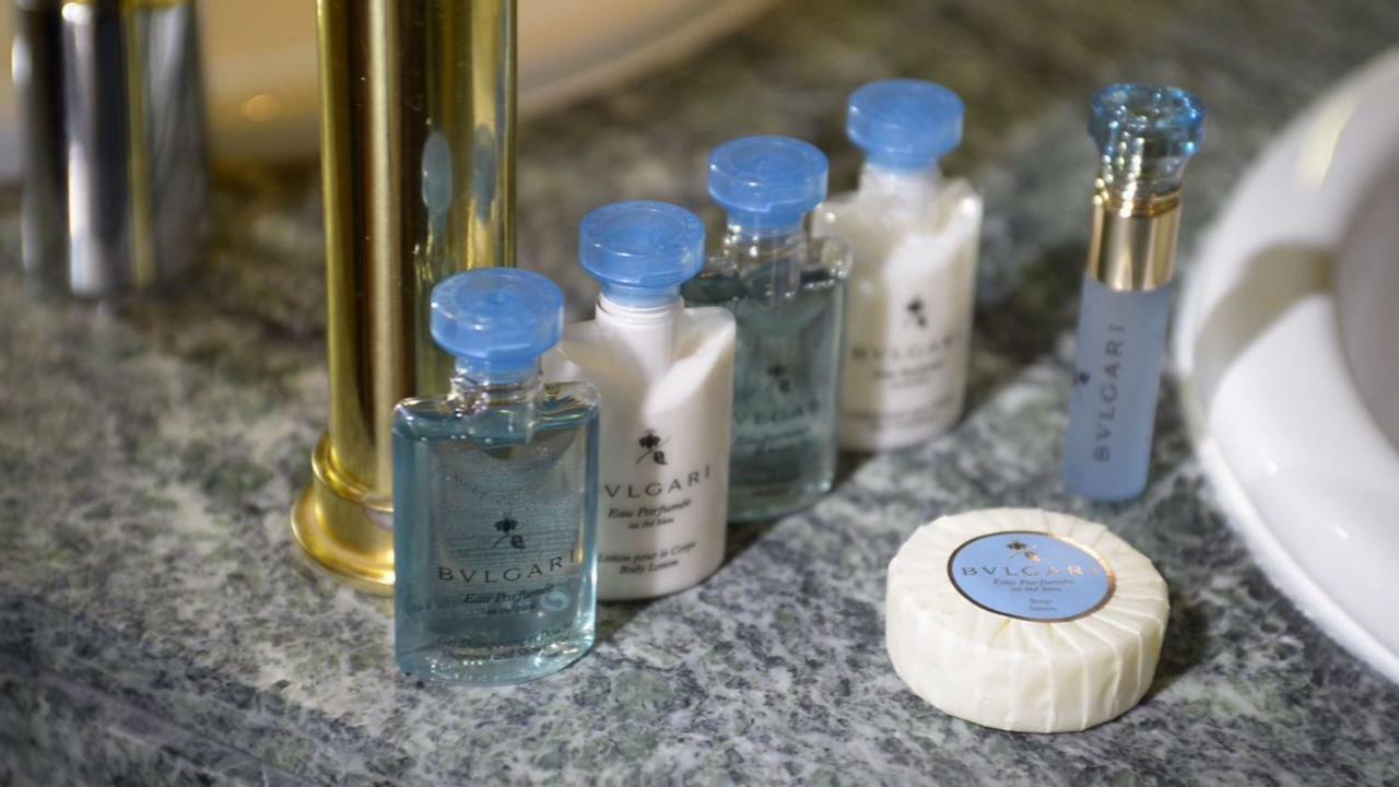 米格尔天使酒店 马德里 外观 照片 A selection of toiletries