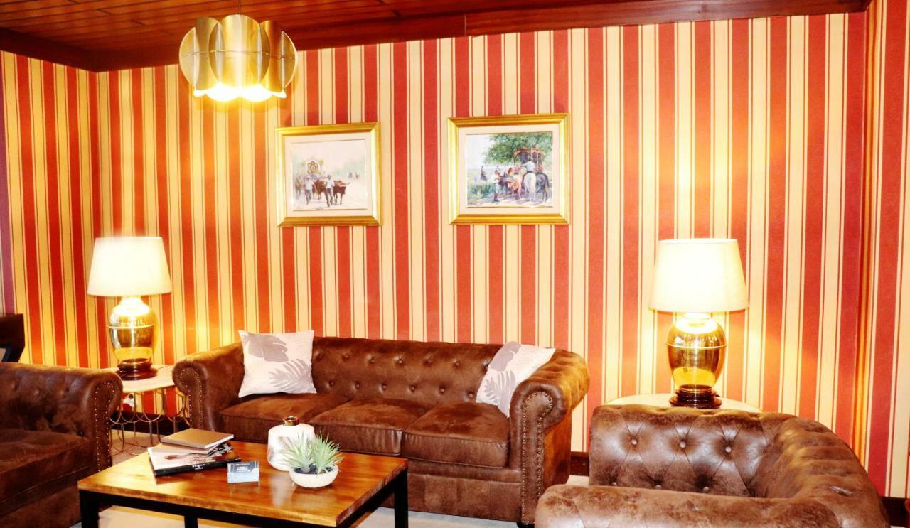 米格尔天使酒店 马德里 外观 照片 A room at the hotel